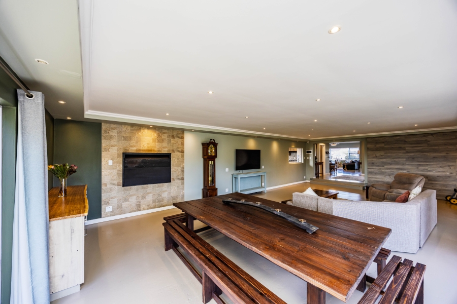 4 Bedroom Property for Sale in Beacon Bay Eastern Cape